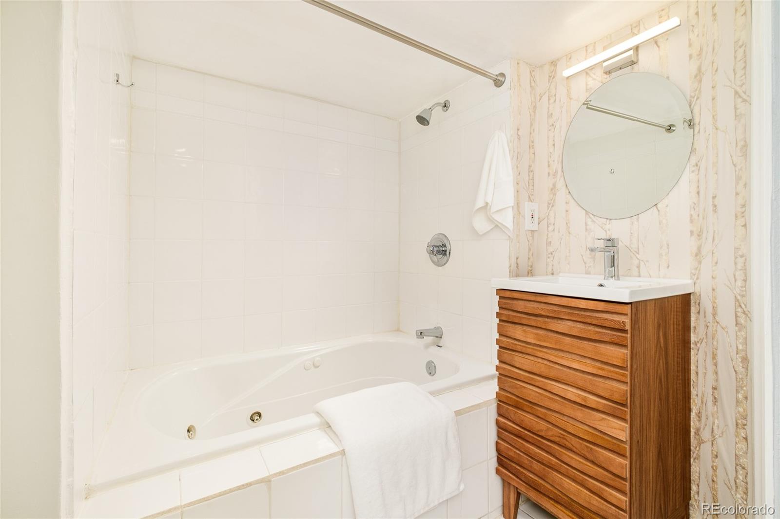 MLS Image #28 for 644 n logan street,denver, Colorado