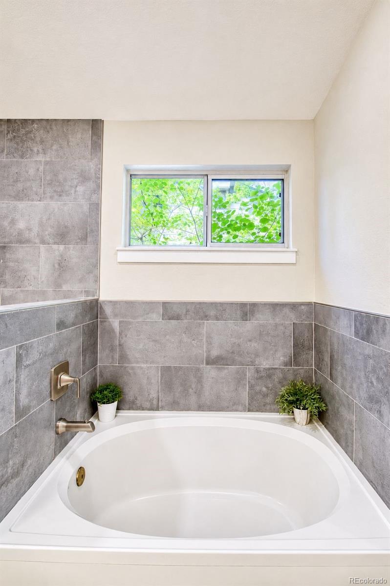 MLS Image #22 for 13446  falls drive,broomfield, Colorado