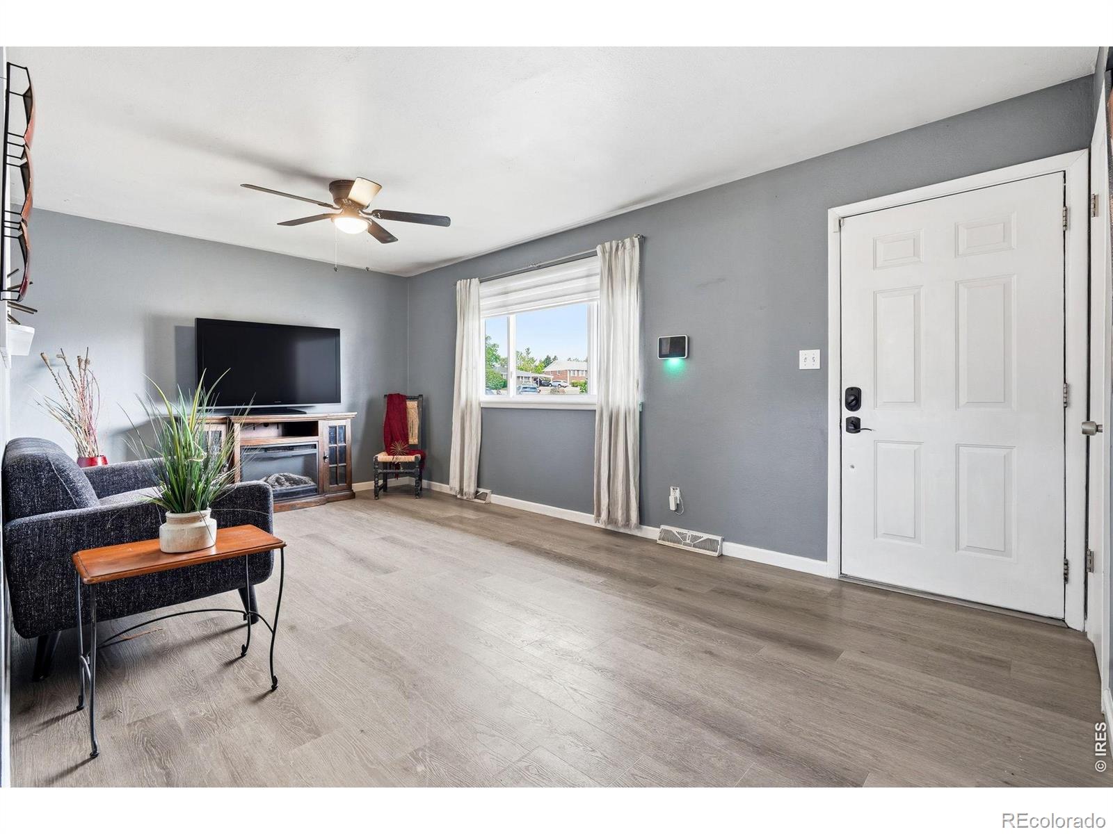 MLS Image #5 for 8260  bluebell way,denver, Colorado