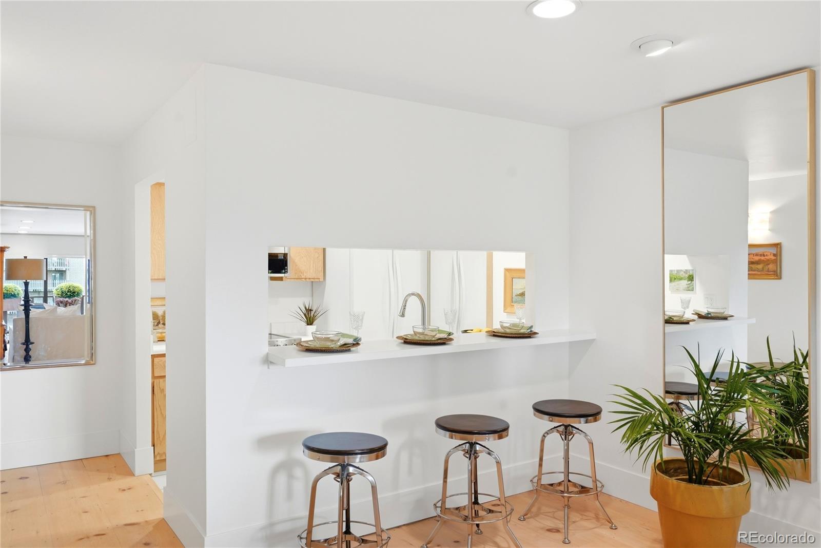 MLS Image #10 for 400 s lafayette street,denver, Colorado