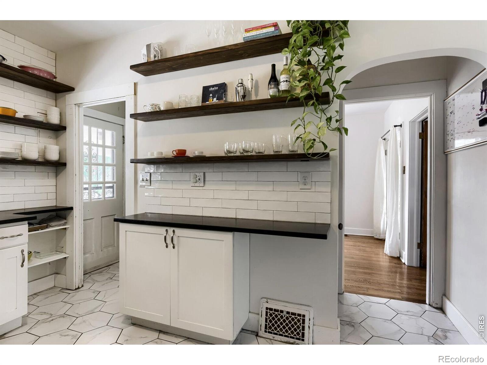 MLS Image #10 for 4350 s pennsylvania street,englewood, Colorado