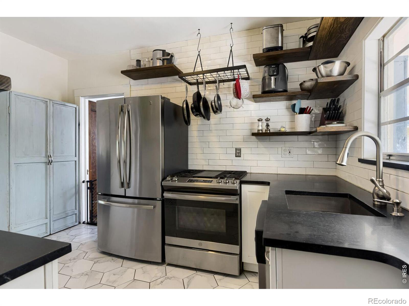 MLS Image #12 for 4350 s pennsylvania street,englewood, Colorado