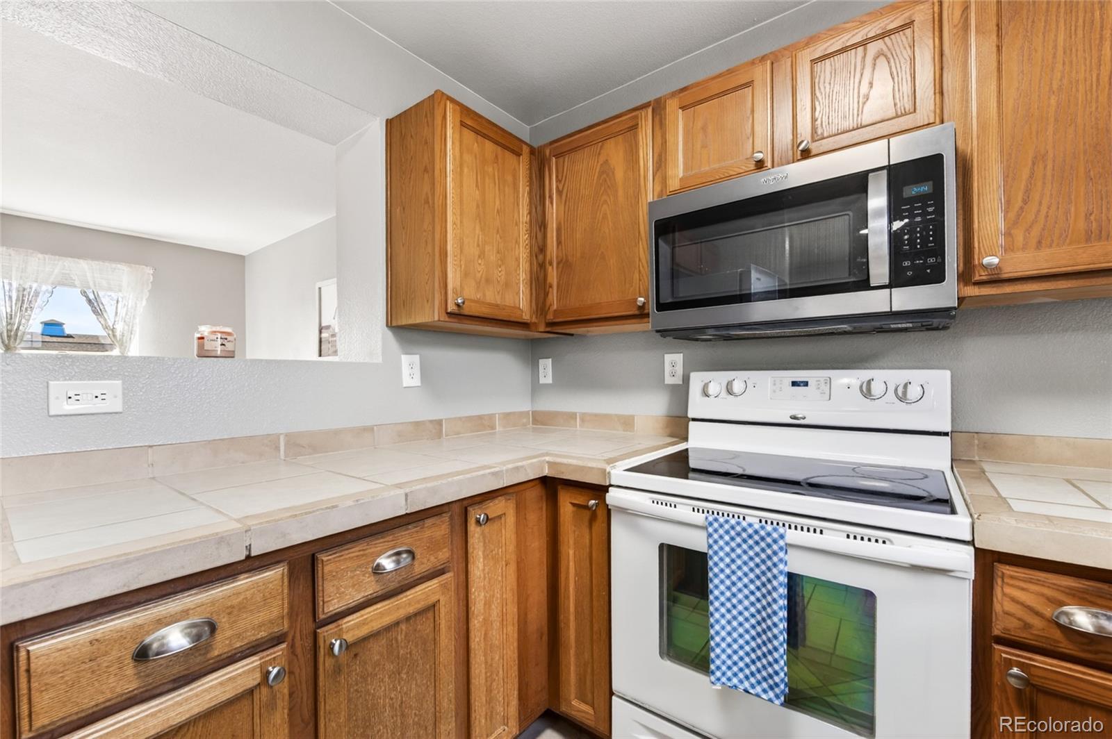 MLS Image #6 for 2830  renshaw street,strasburg, Colorado