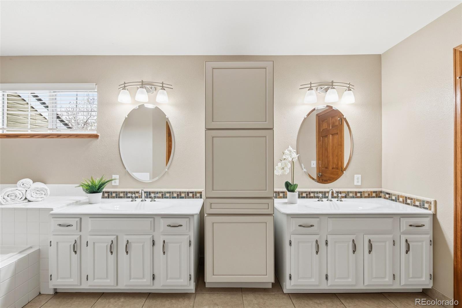 MLS Image #23 for 7634 s ivanhoe way,centennial, Colorado