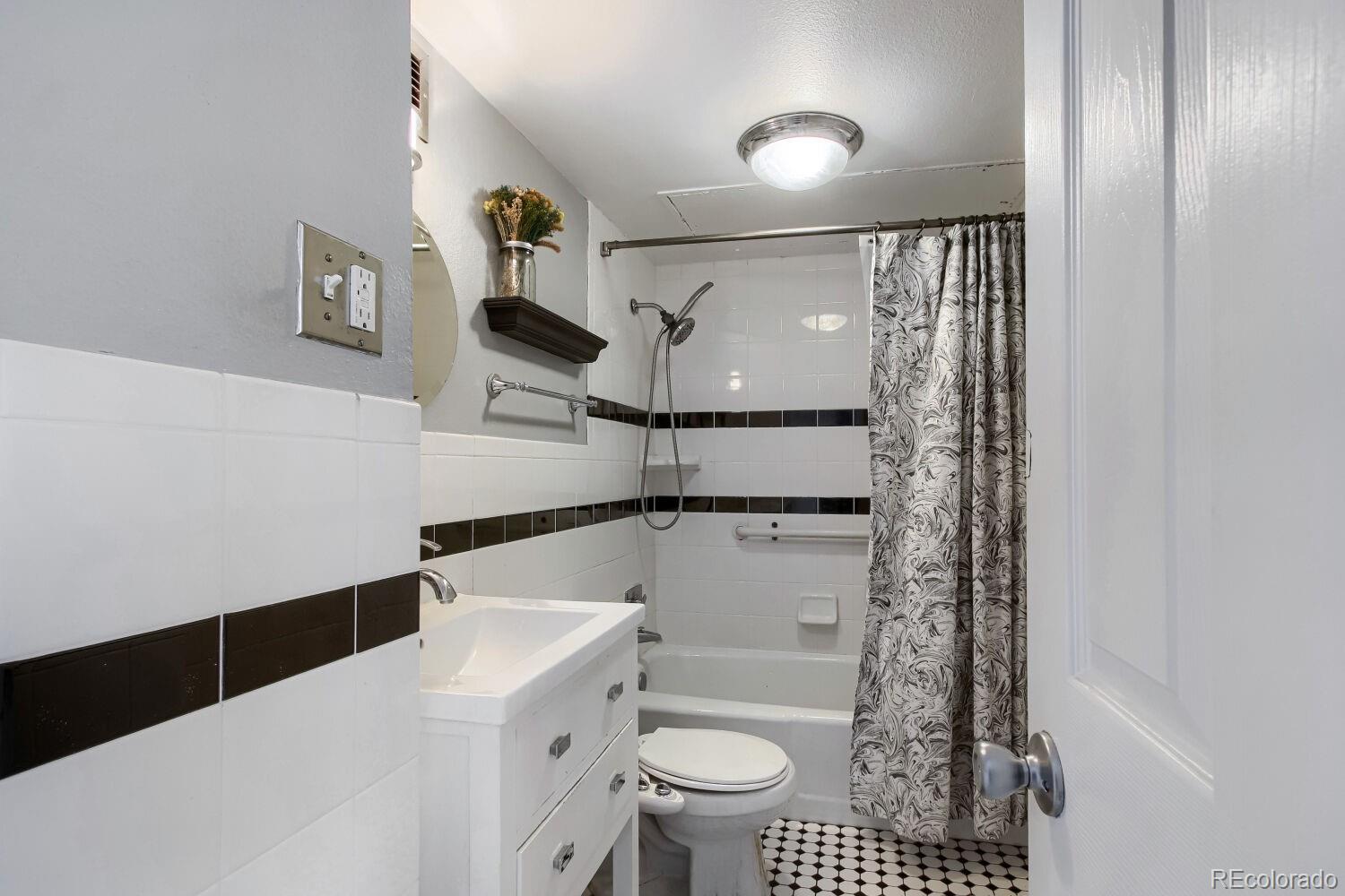 MLS Image #12 for 1020  15th street 15a,denver, Colorado