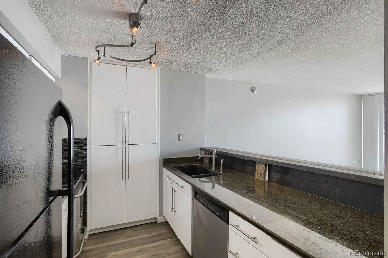 MLS Image #7 for 1020  15th street 15a,denver, Colorado