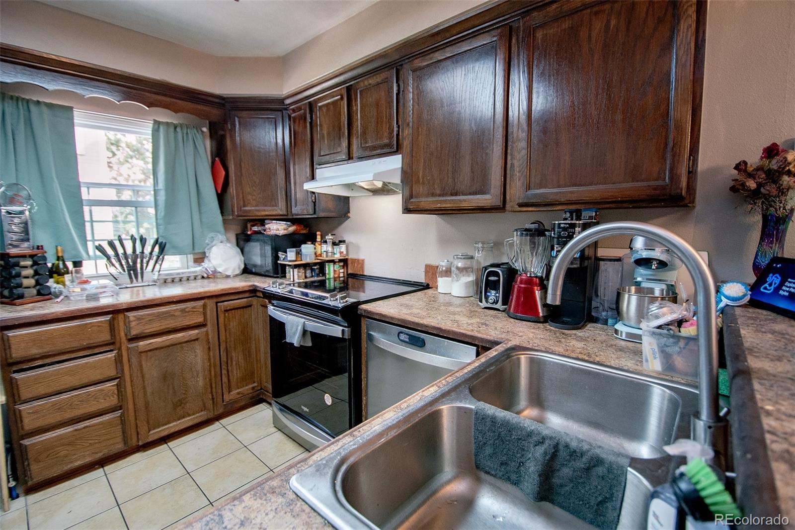 MLS Image #10 for 2061 s helena street,aurora, Colorado