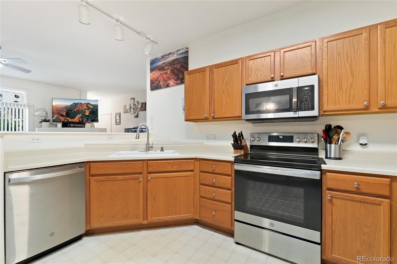 MLS Image #4 for 3281 e 103rd place 1410,thornton, Colorado