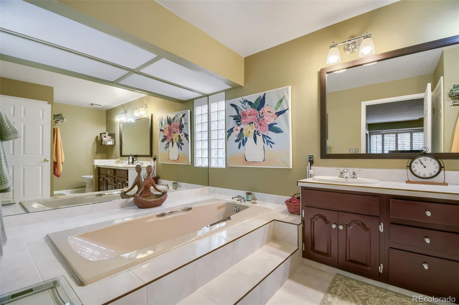 MLS Image #18 for 15896 e saratoga place,aurora, Colorado