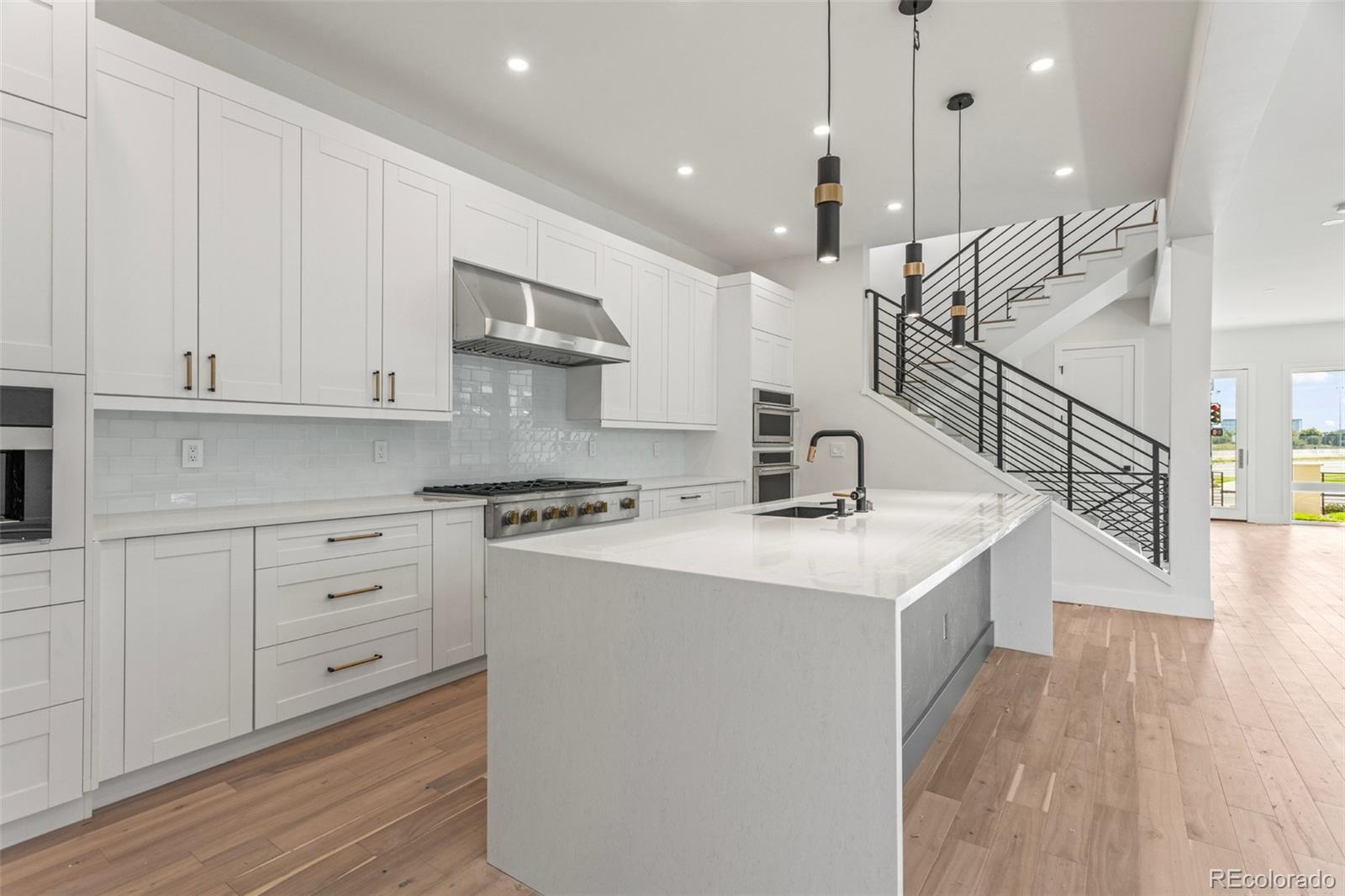 MLS Image #5 for 1615 s franklin street,denver, Colorado