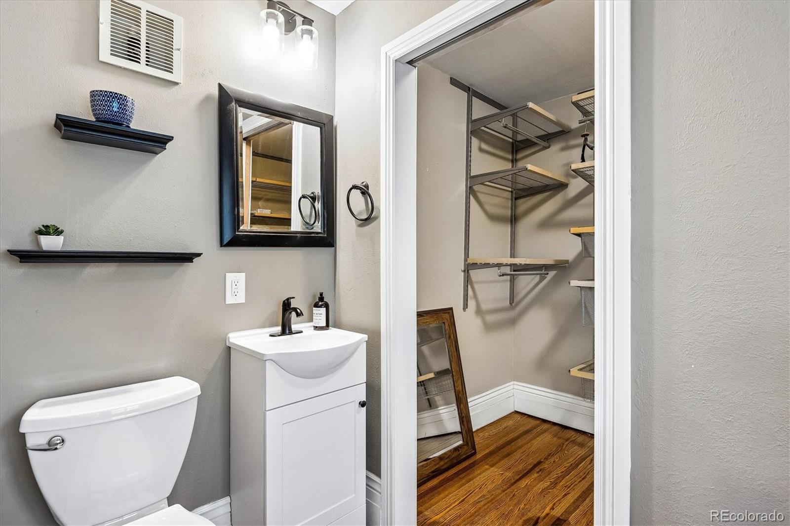 MLS Image #10 for 6055 e minnesota drive,denver, Colorado