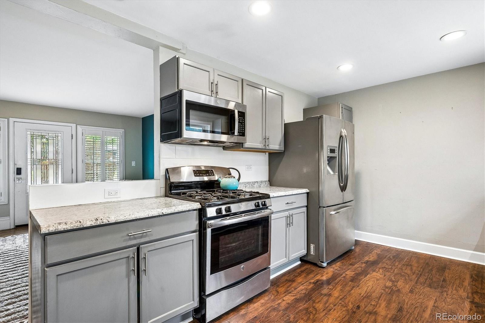 MLS Image #5 for 6055 e minnesota drive,denver, Colorado