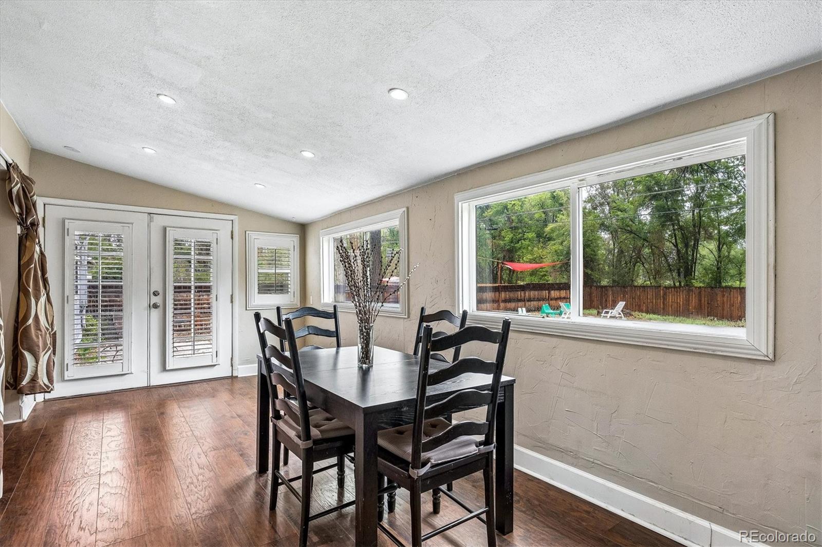 MLS Image #7 for 6055 e minnesota drive,denver, Colorado
