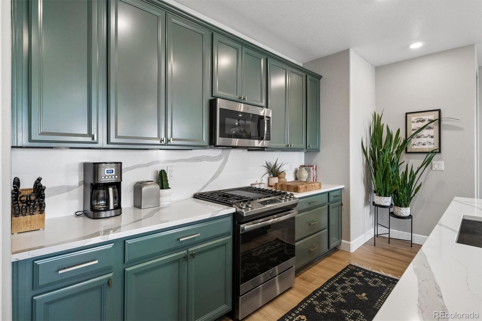MLS Image #11 for 28017 e nichols place,aurora, Colorado