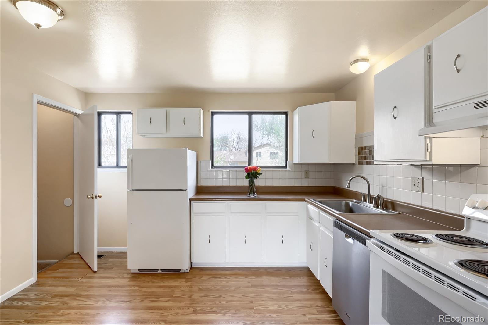 MLS Image #3 for 3079 s evanston way,aurora, Colorado
