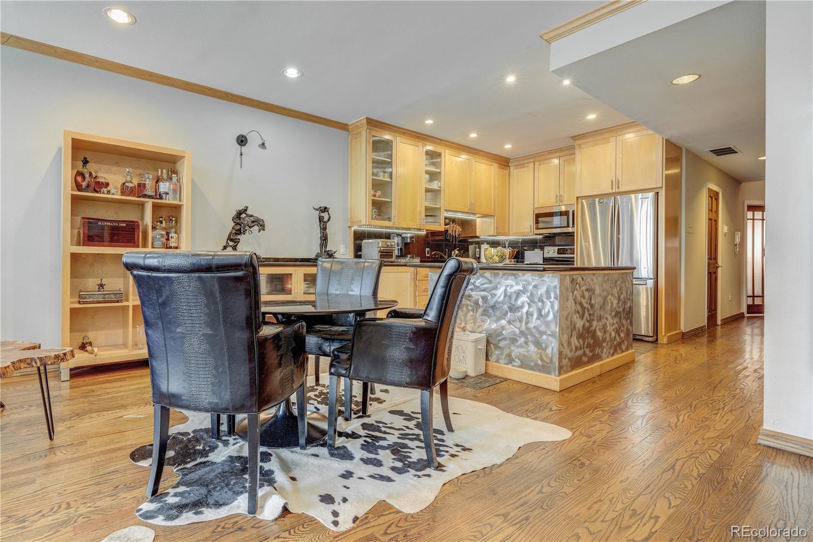 MLS Image #11 for 1512  larimer street 24,denver, Colorado