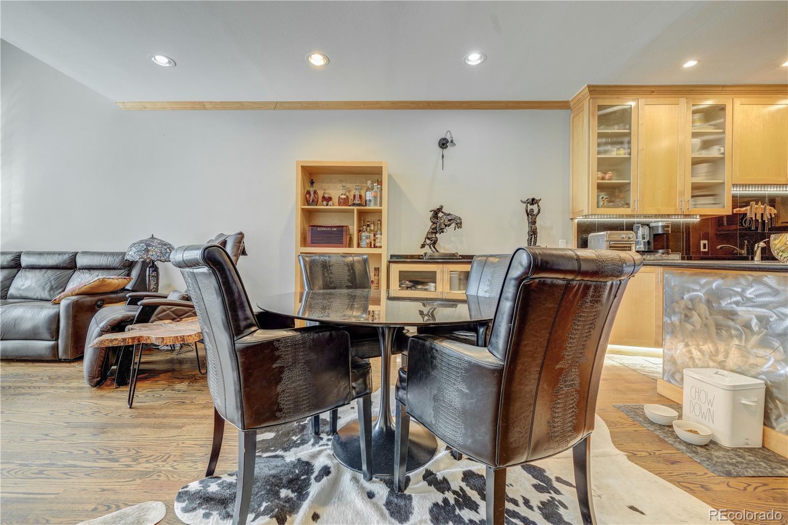 MLS Image #12 for 1512  larimer street 24,denver, Colorado