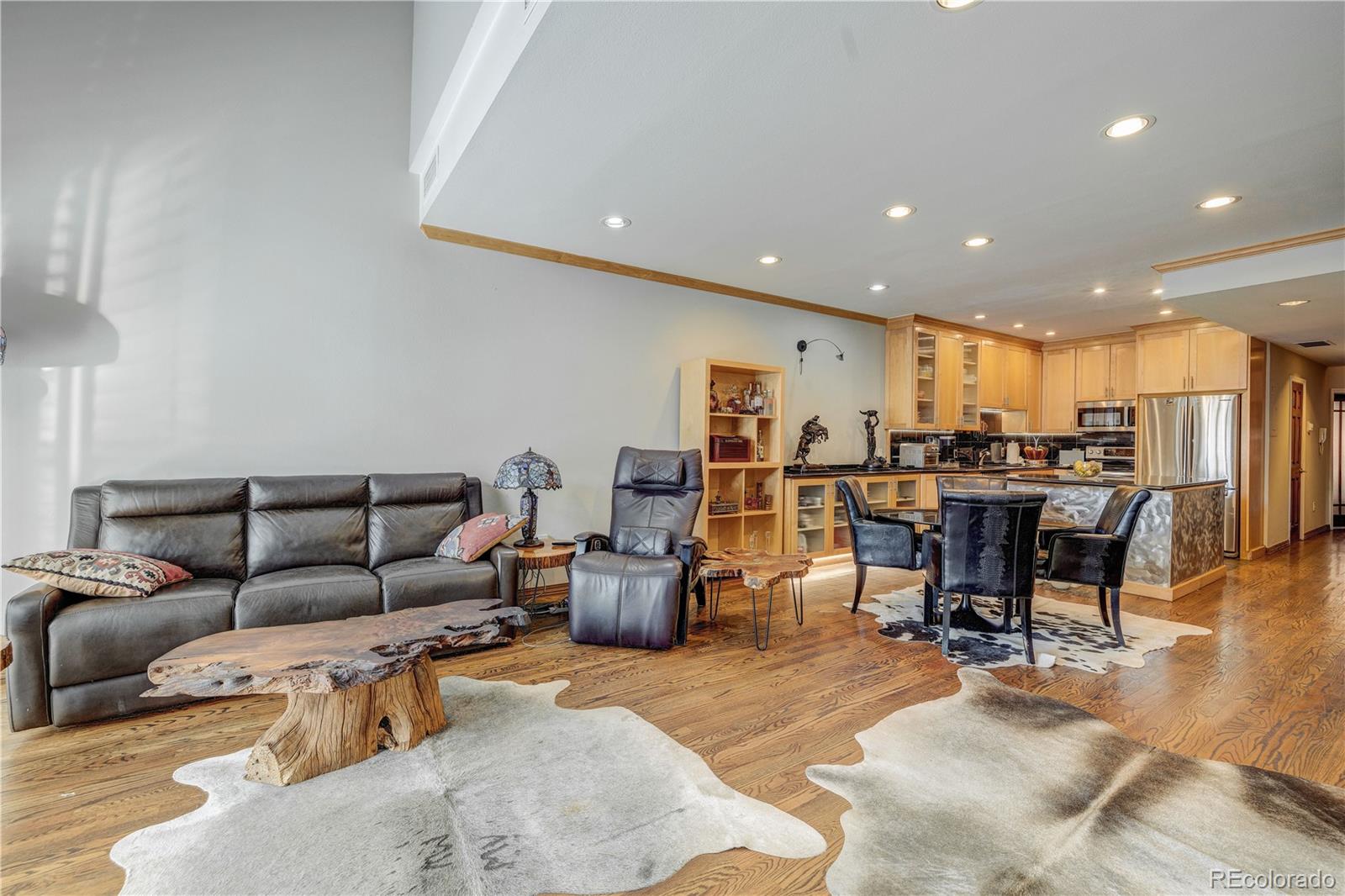 MLS Image #2 for 1512  larimer street 24,denver, Colorado