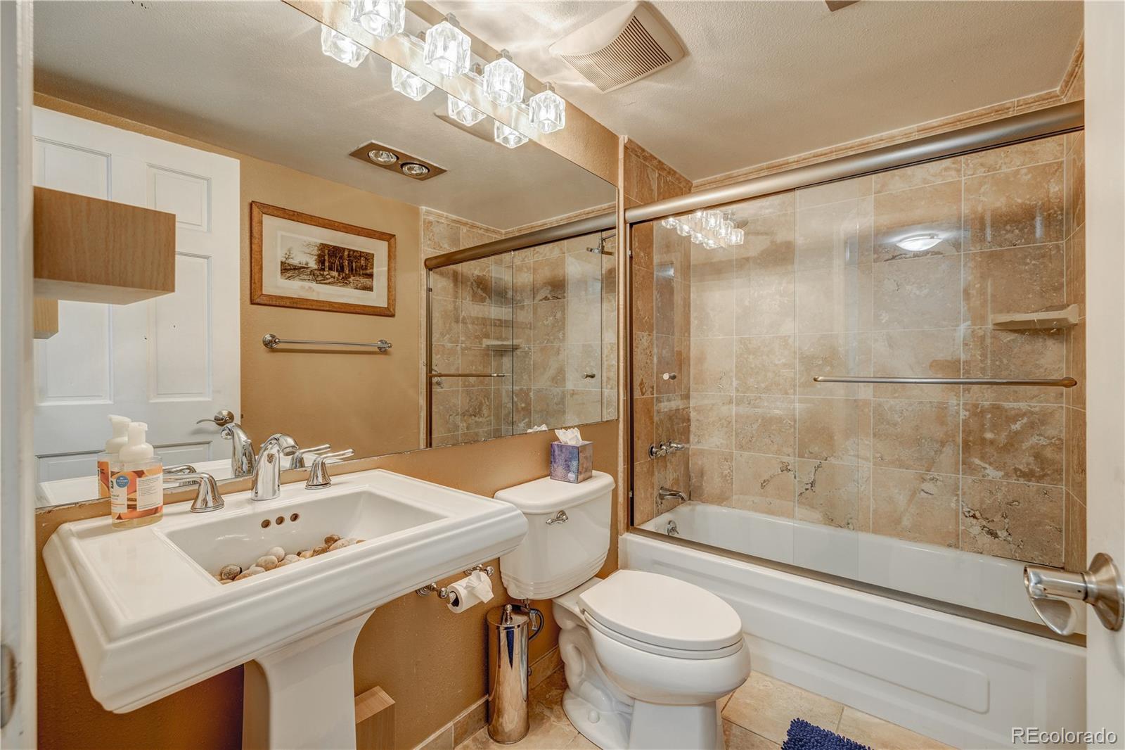 MLS Image #23 for 1512  larimer street 24,denver, Colorado