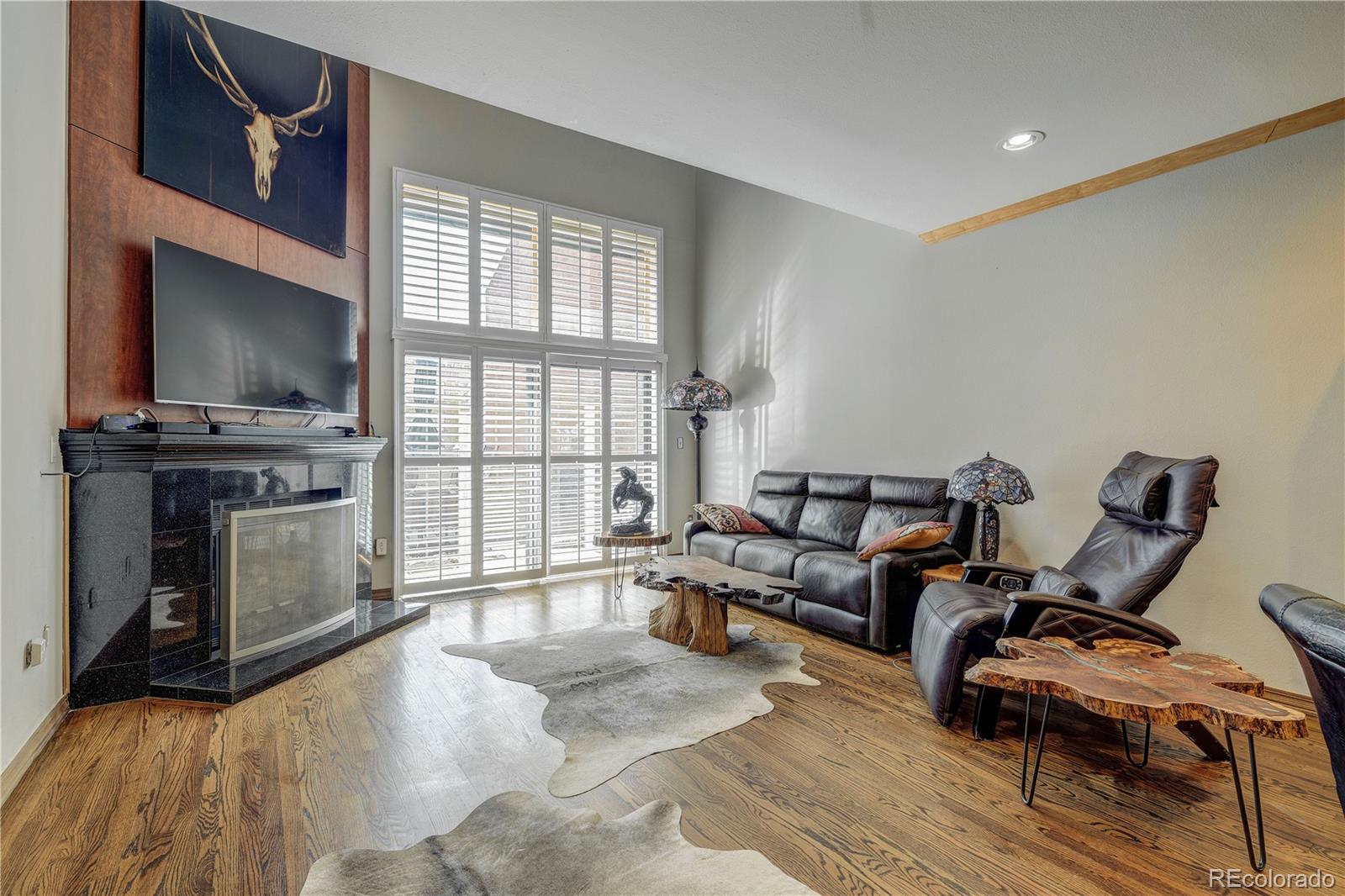 MLS Image #8 for 1512  larimer street 24,denver, Colorado