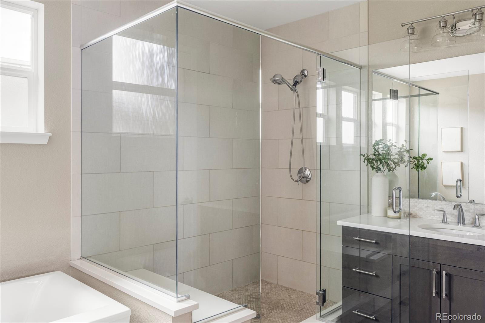 MLS Image #22 for 8792 e 53rd avenue,denver, Colorado