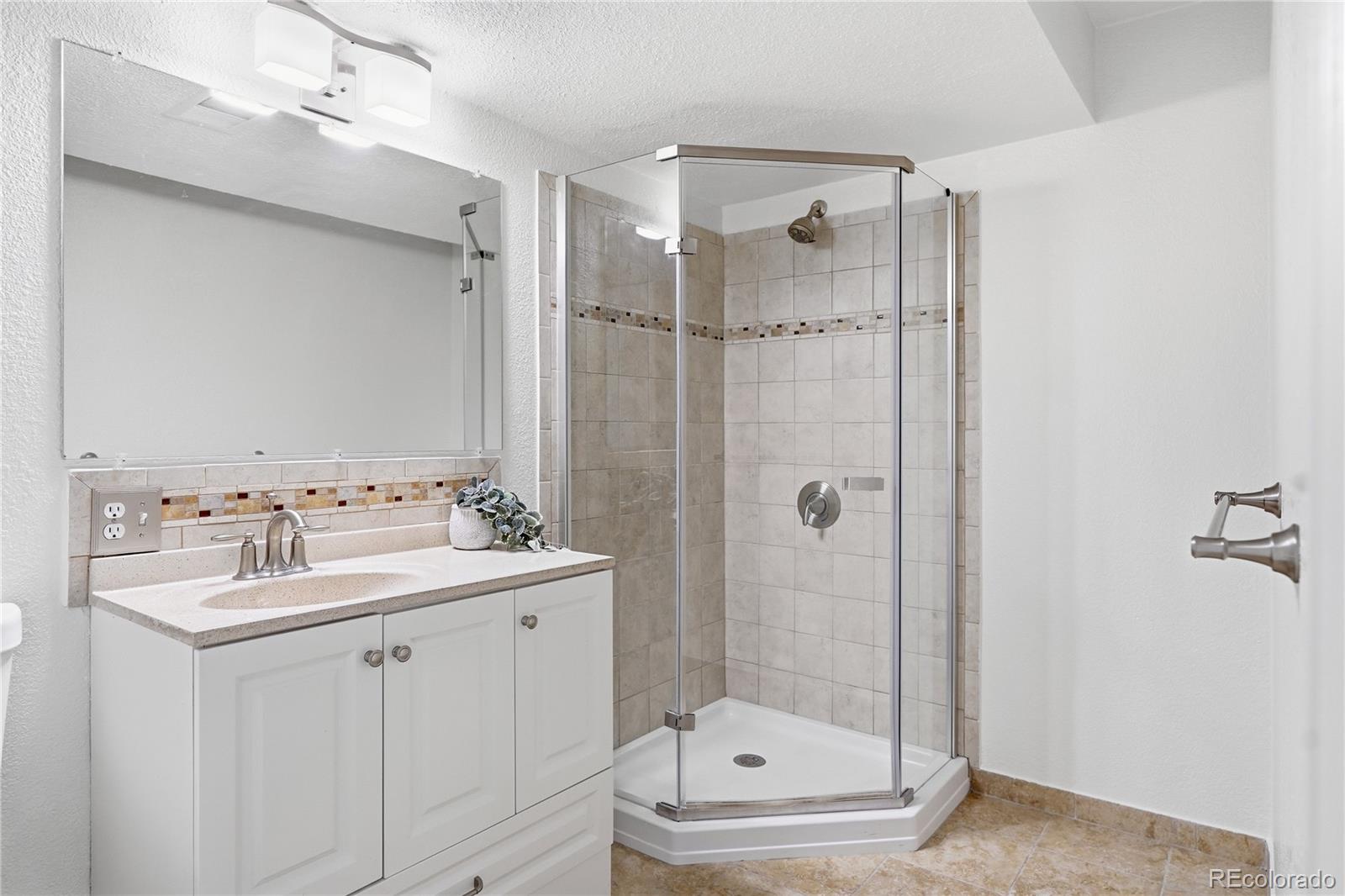 MLS Image #20 for 10701 w dartmouth avenue,lakewood, Colorado