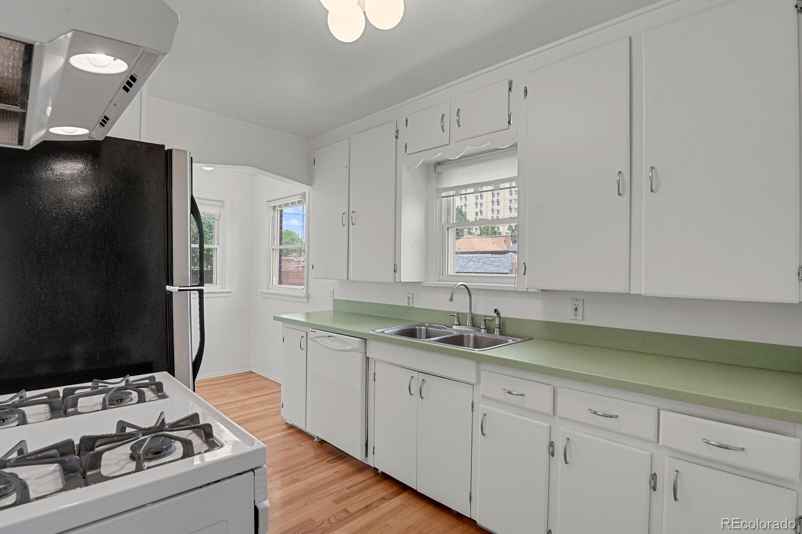 MLS Image #9 for 3705 w 25th avenue,denver, Colorado