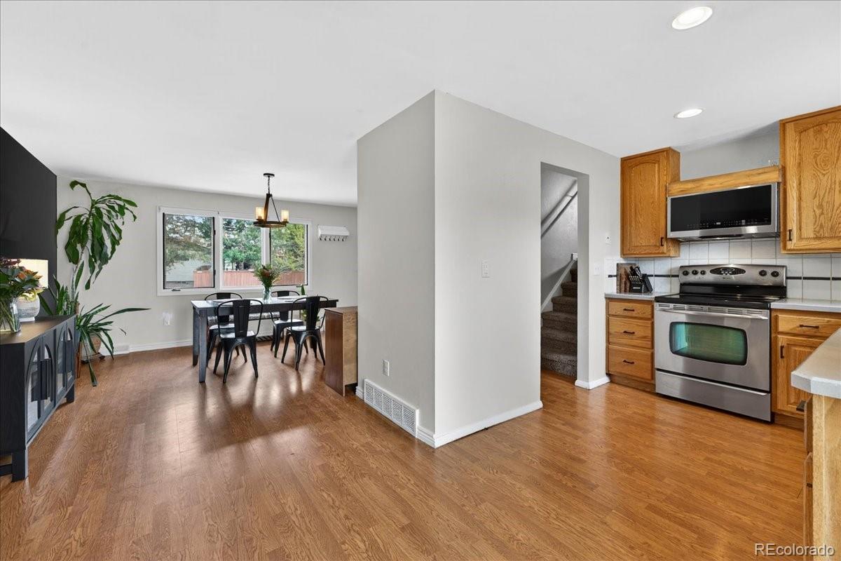 MLS Image #13 for 9751 e cornell avenue,denver, Colorado