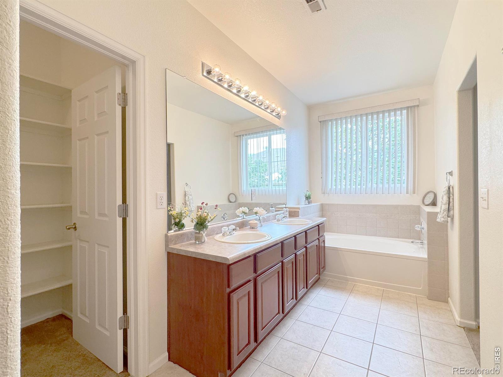 MLS Image #15 for 11313  navajo circle b,denver, Colorado