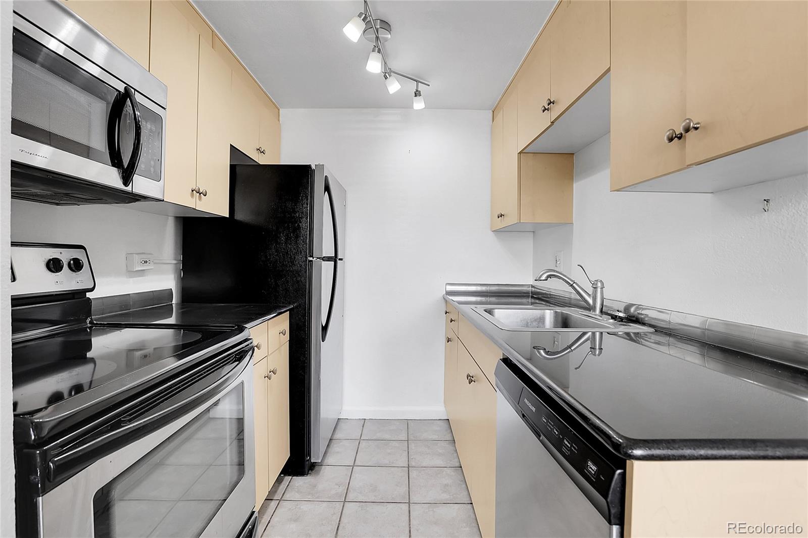 MLS Image #4 for 250 n pearl street,denver, Colorado