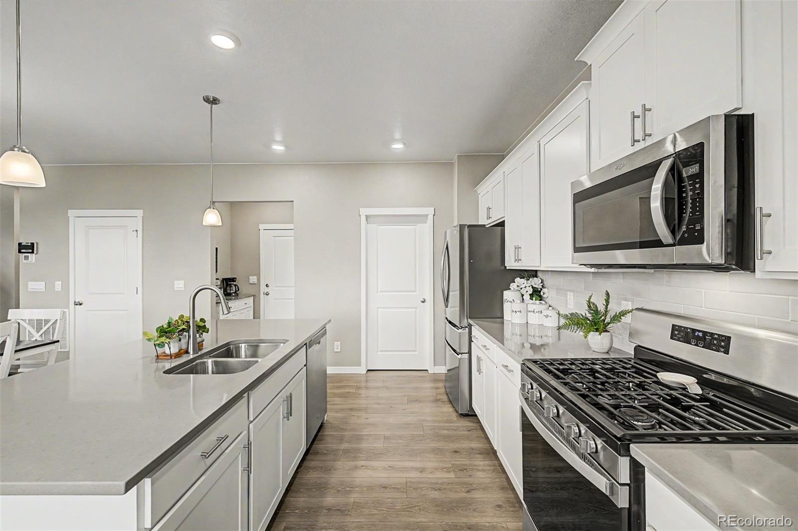 MLS Image #15 for 15704  roslyn street,thornton, Colorado