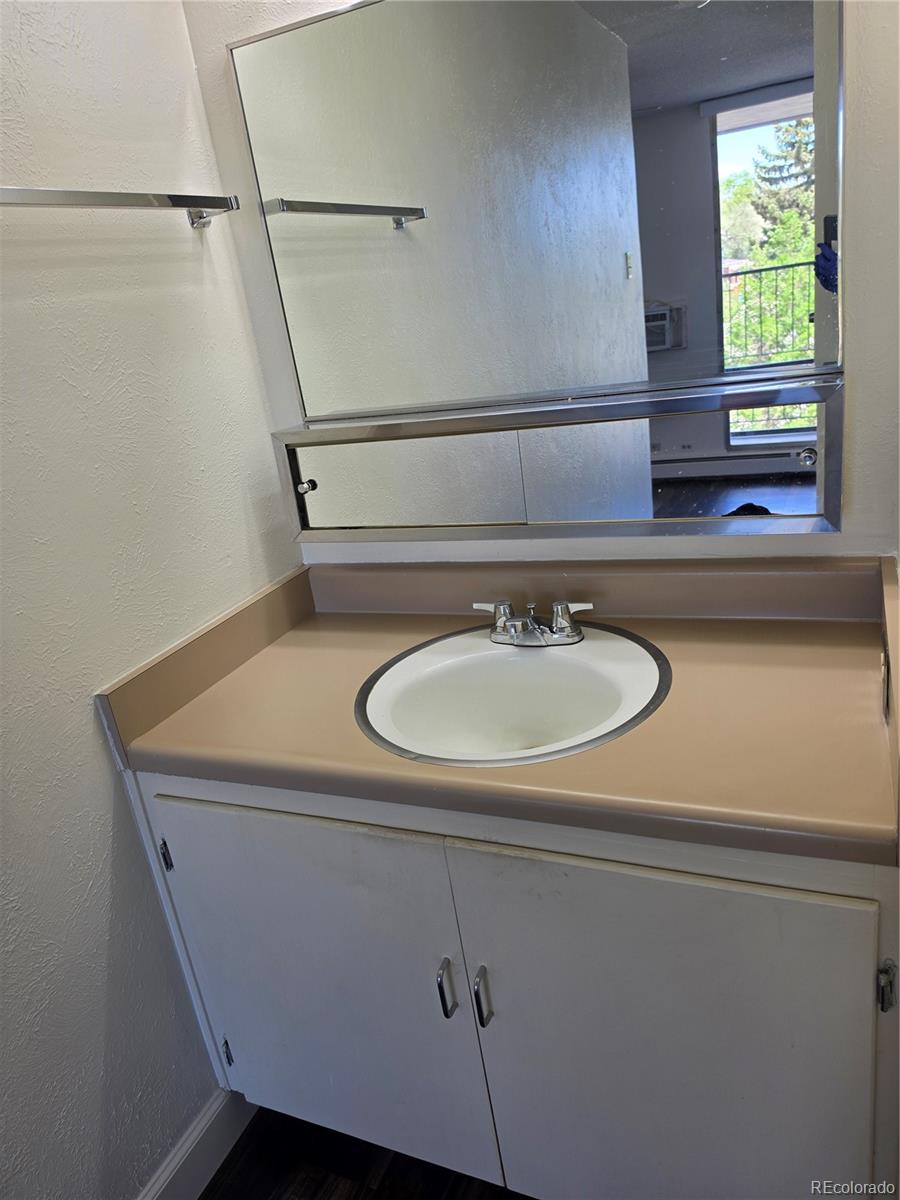 MLS Image #7 for 4800 e hale parkway 209n,denver, Colorado