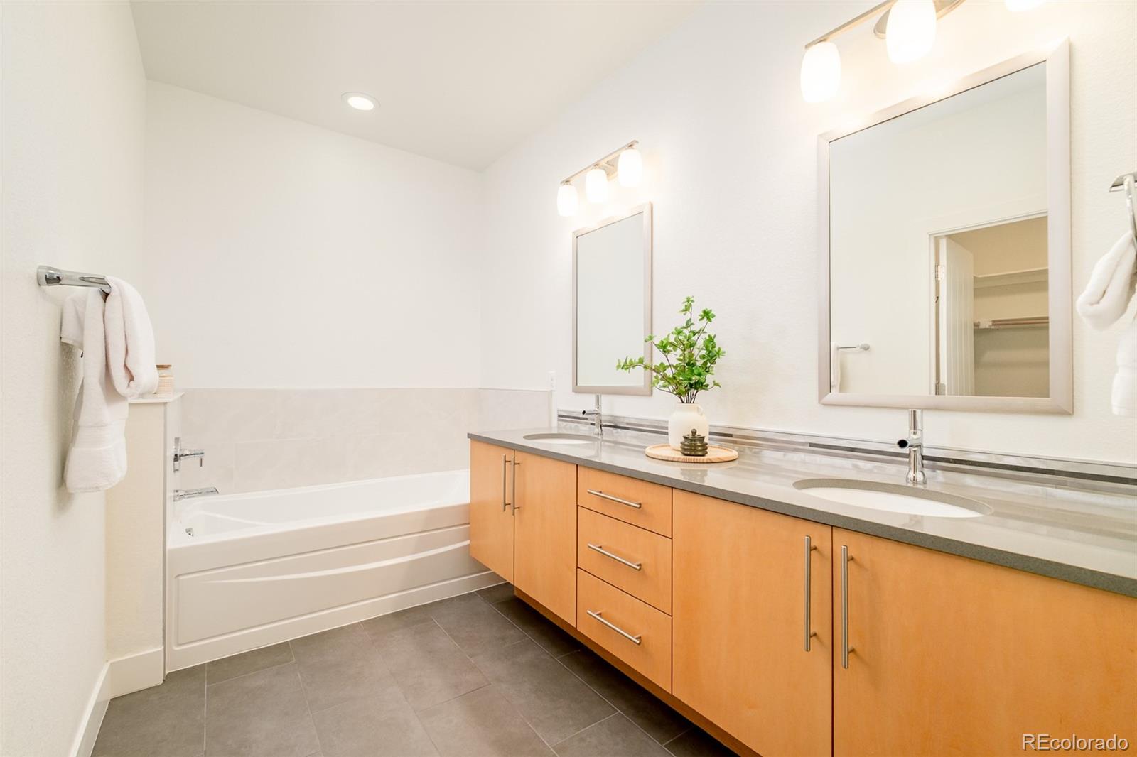 MLS Image #22 for 5054  valentia street,denver, Colorado