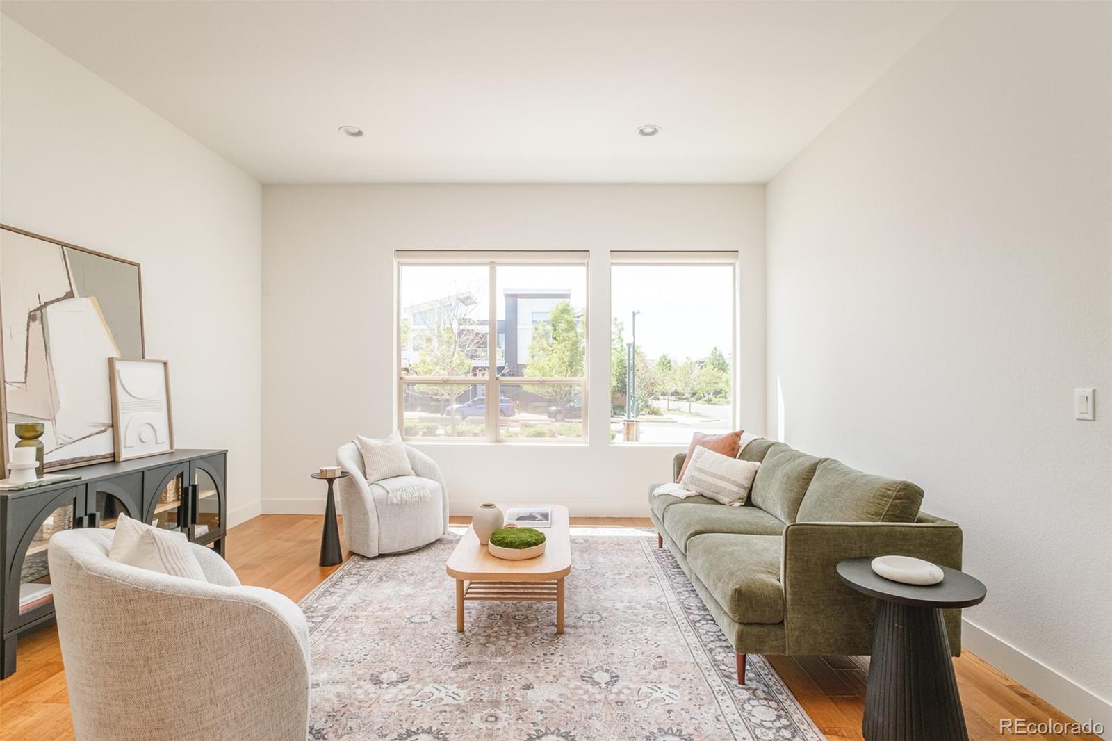 MLS Image #6 for 5054  valentia street,denver, Colorado