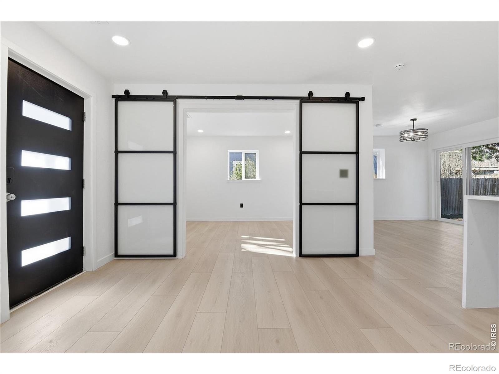 MLS Image #10 for 1431 s glencoe street,denver, Colorado