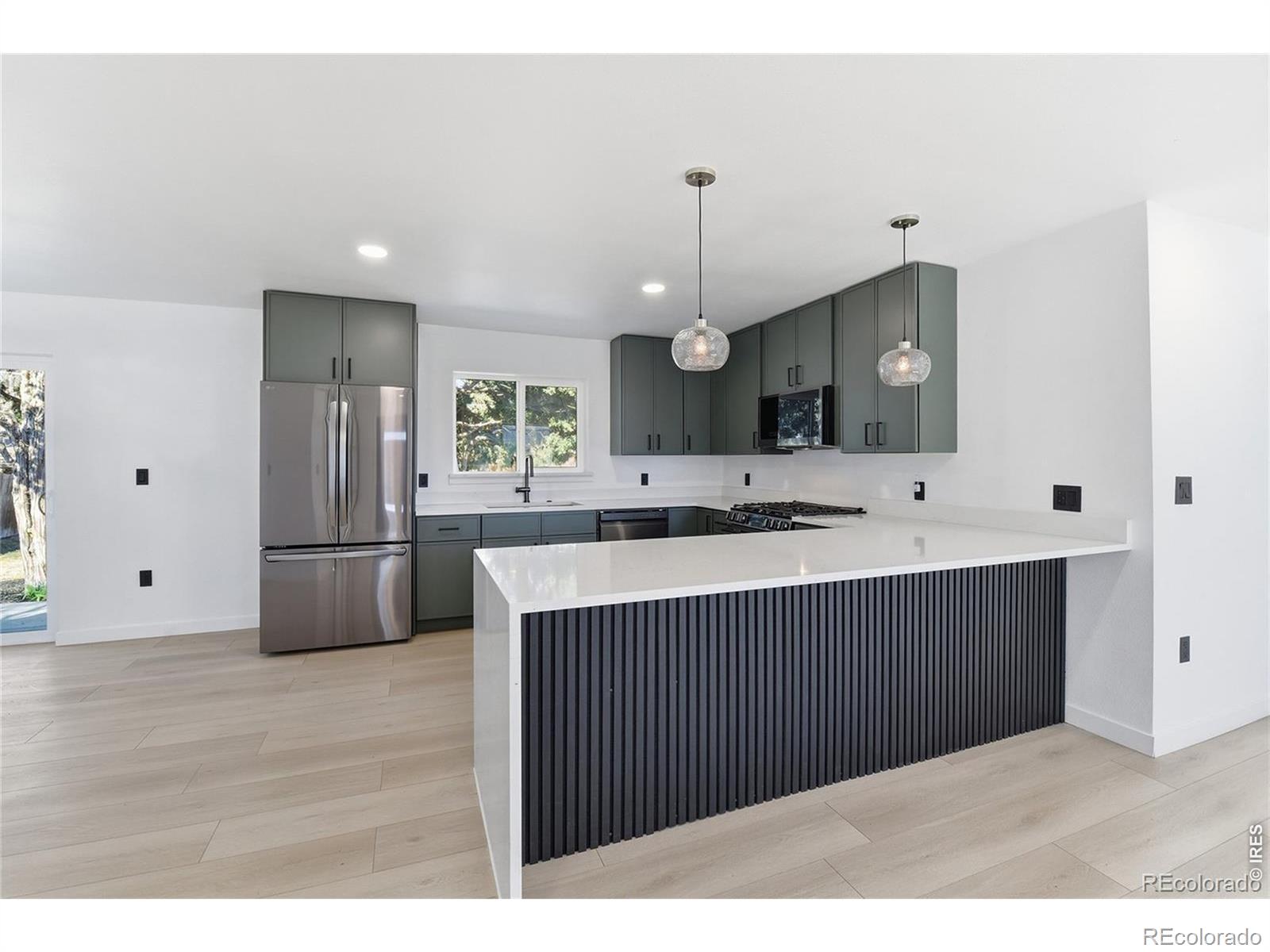 MLS Image #11 for 1431 s glencoe street,denver, Colorado