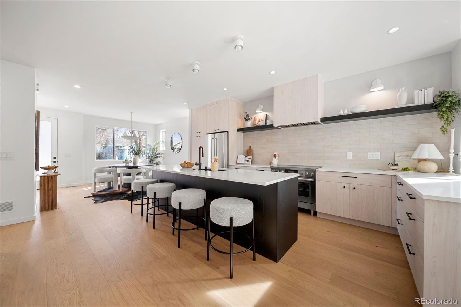 MLS Image #10 for 2359 s bannock street,denver, Colorado