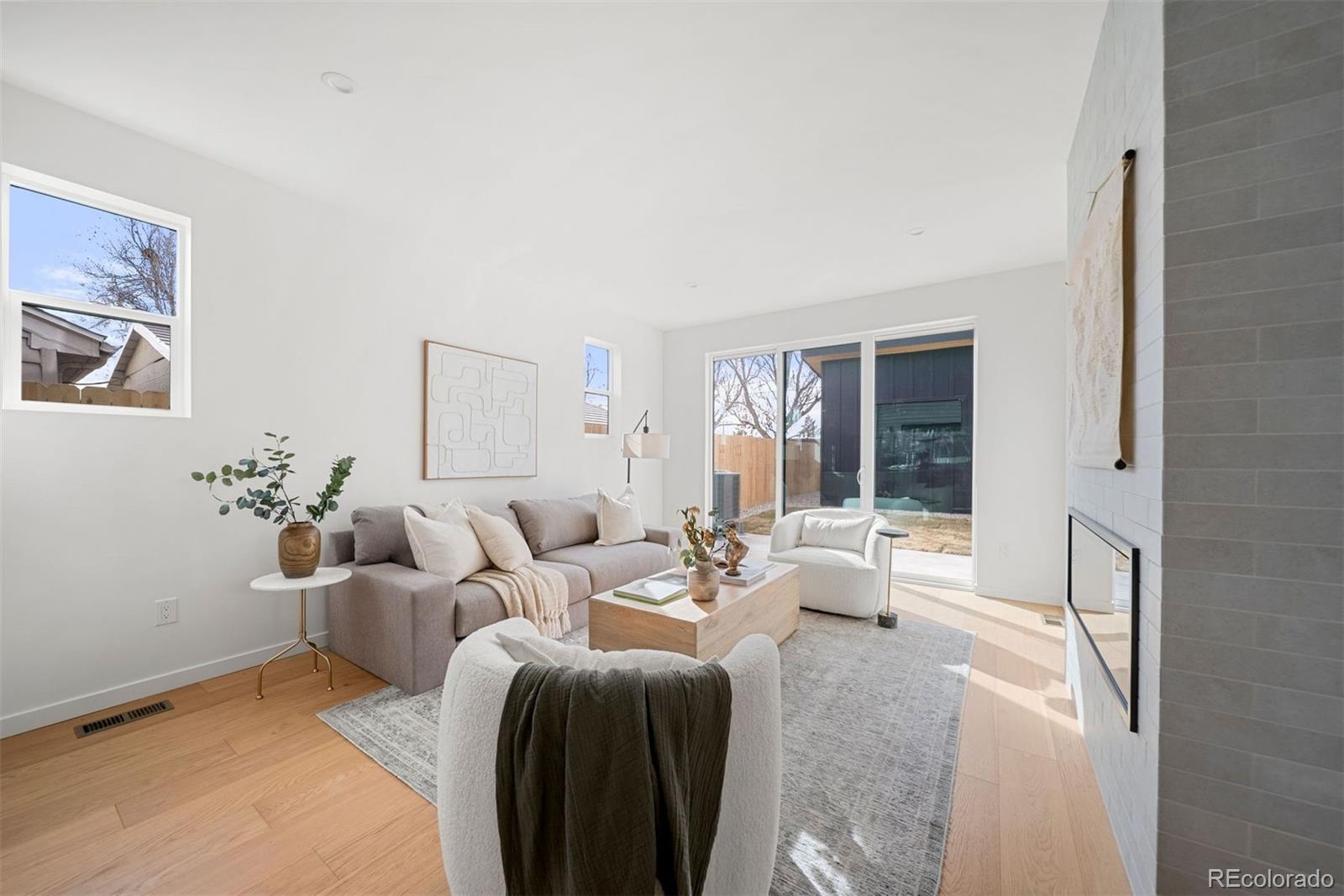 MLS Image #4 for 2359 s bannock street,denver, Colorado