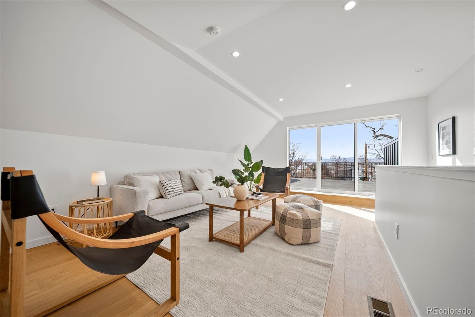MLS Image #43 for 2359 s bannock street,denver, Colorado