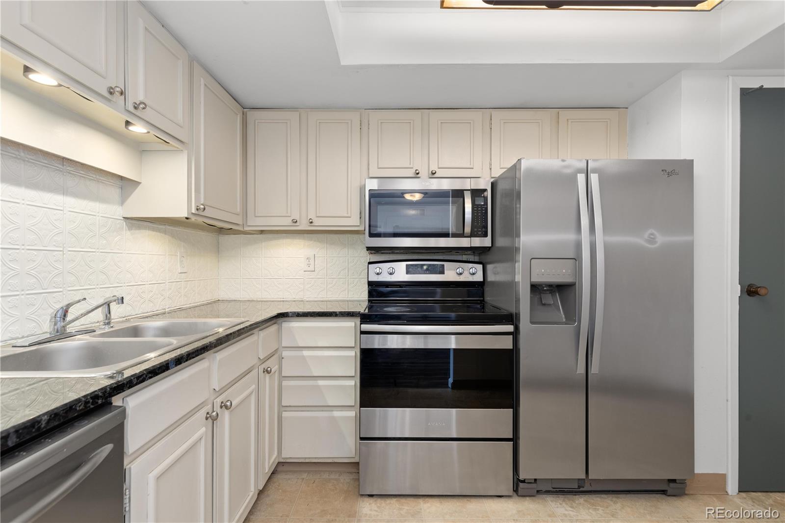 MLS Image #11 for 3550 s harlan street,denver, Colorado