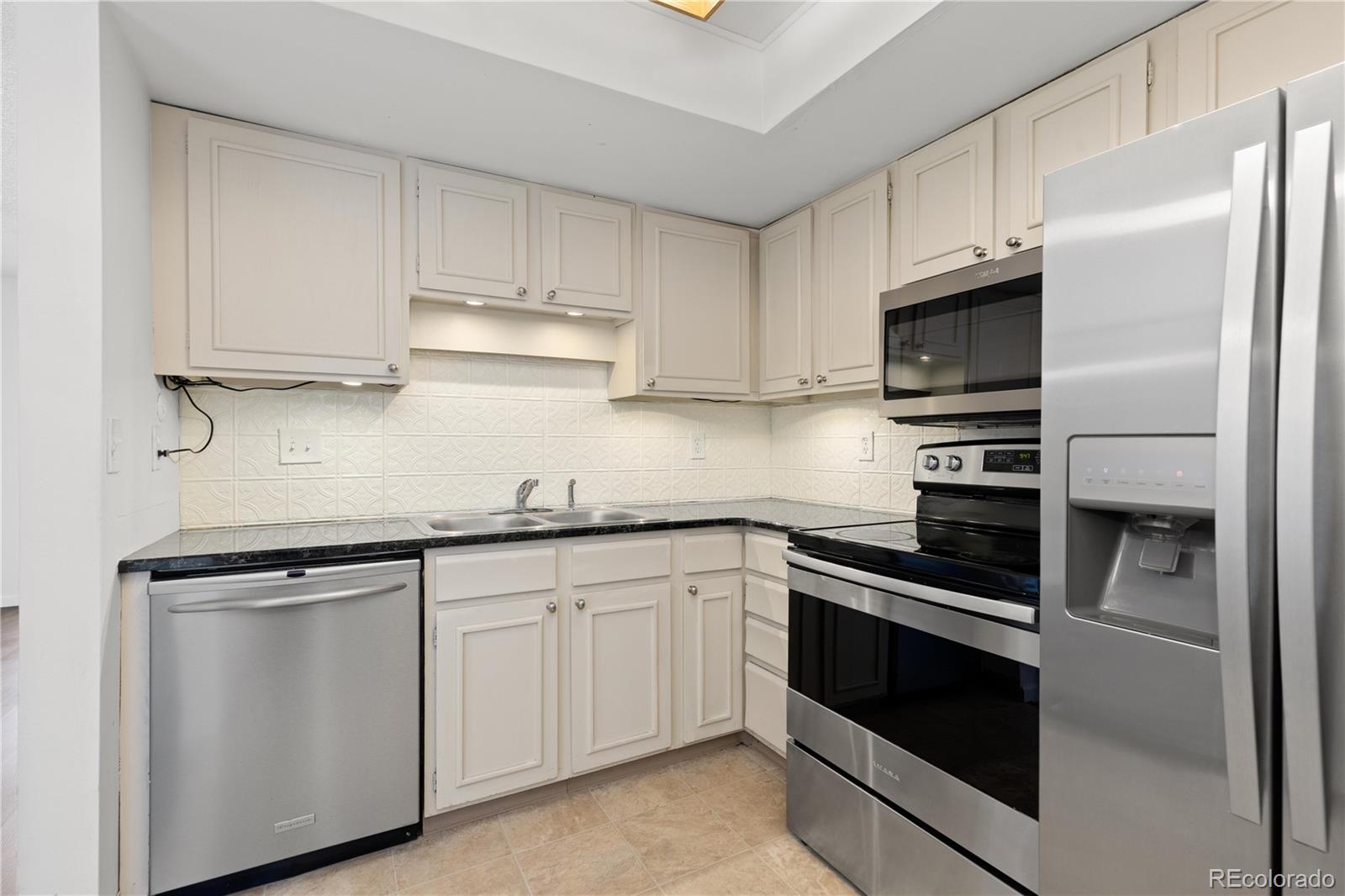 MLS Image #12 for 3550 s harlan street,denver, Colorado