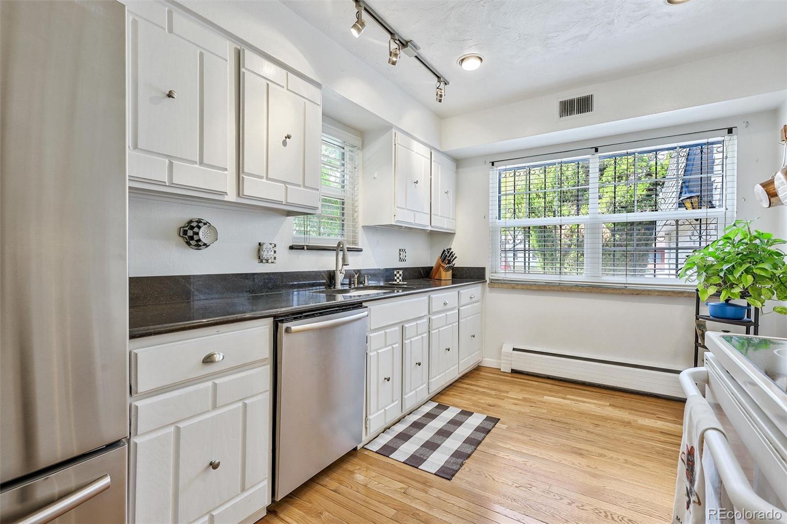 MLS Image #8 for 3538 s ivanhoe street ,denver, Colorado