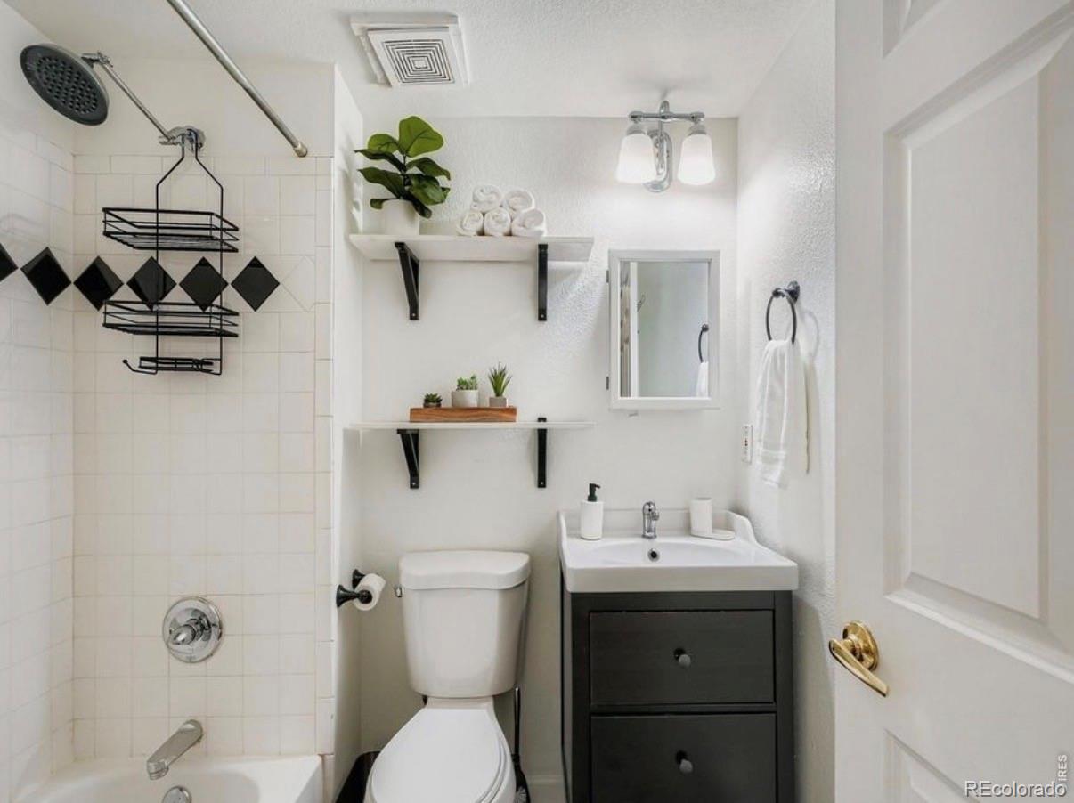 MLS Image #9 for 1425 n washington street,denver, Colorado