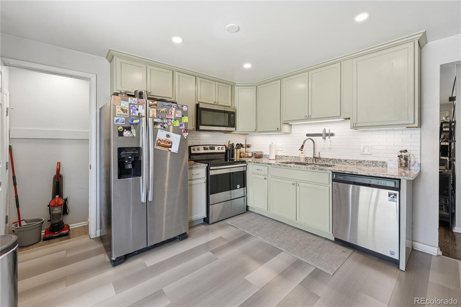 MLS Image #10 for 13611 e nevada place,aurora, Colorado