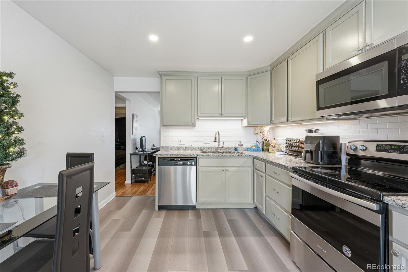 MLS Image #34 for 13611 e nevada place,aurora, Colorado