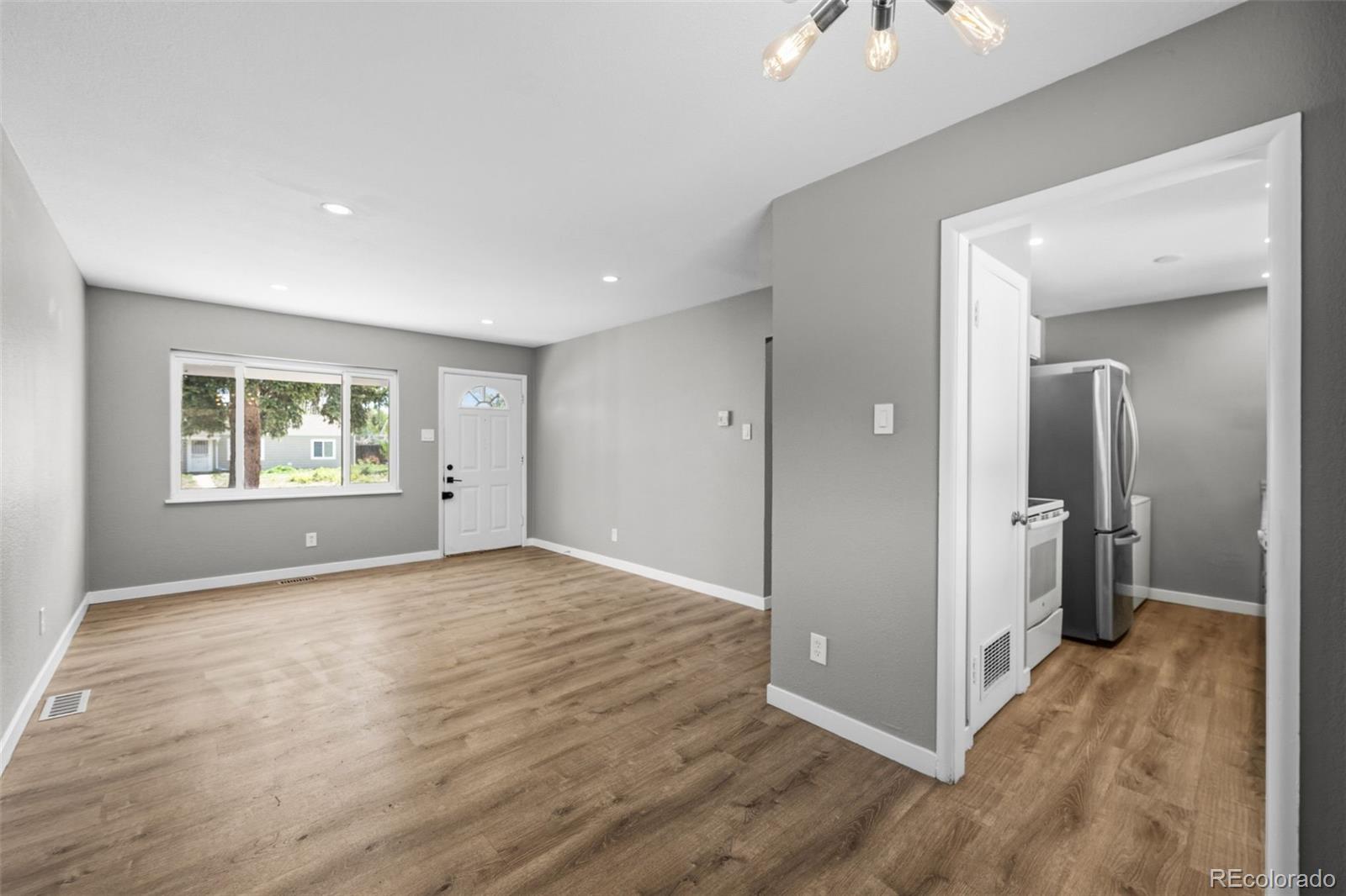 MLS Image #10 for 3001 s forest street,denver, Colorado
