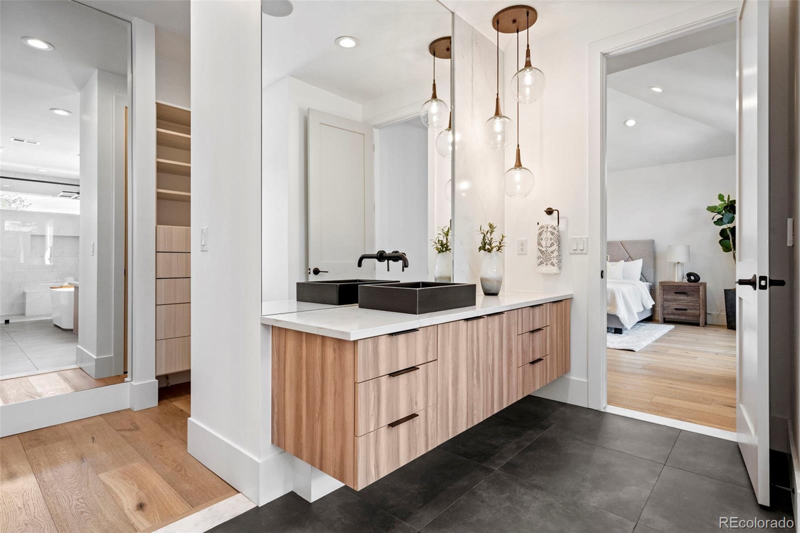MLS Image #21 for 959 s vine street,denver, Colorado