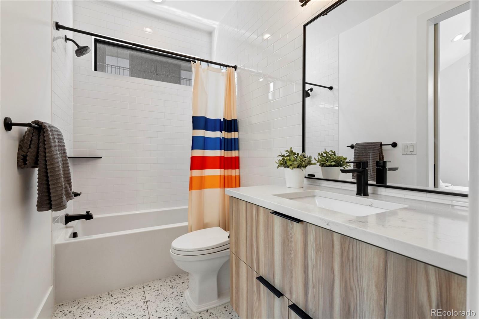 MLS Image #24 for 959 s vine street,denver, Colorado