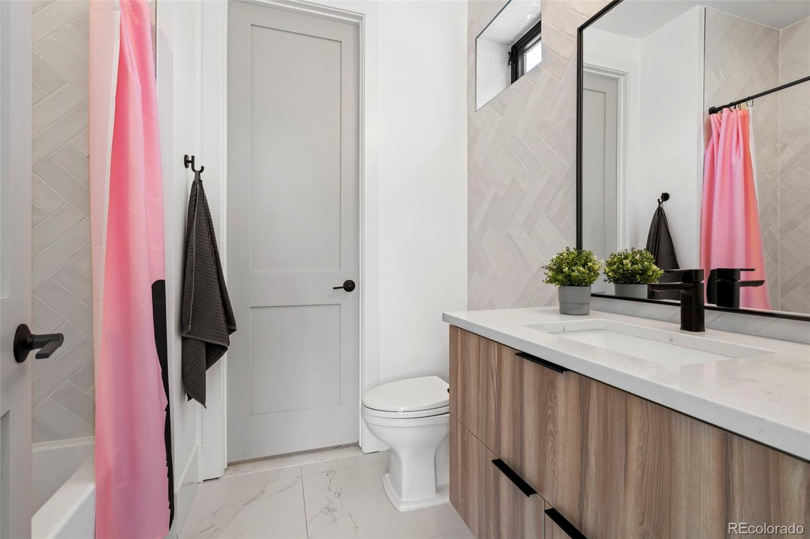 MLS Image #27 for 959 s vine street,denver, Colorado
