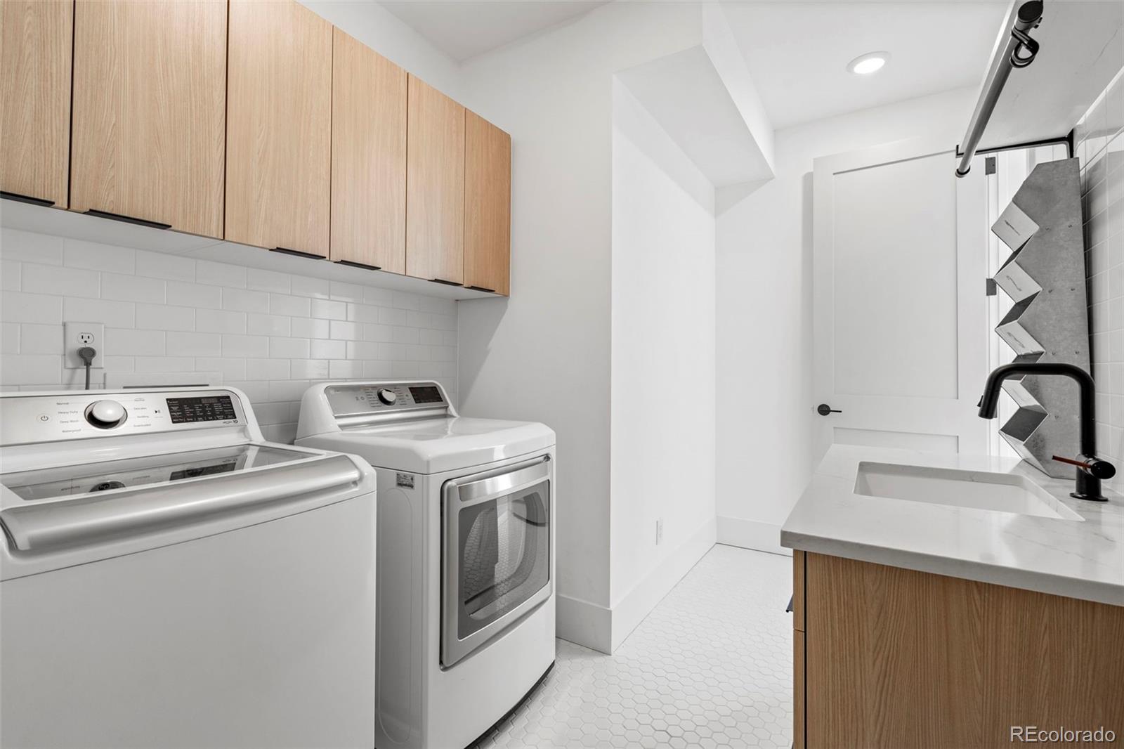 MLS Image #28 for 959 s vine street,denver, Colorado
